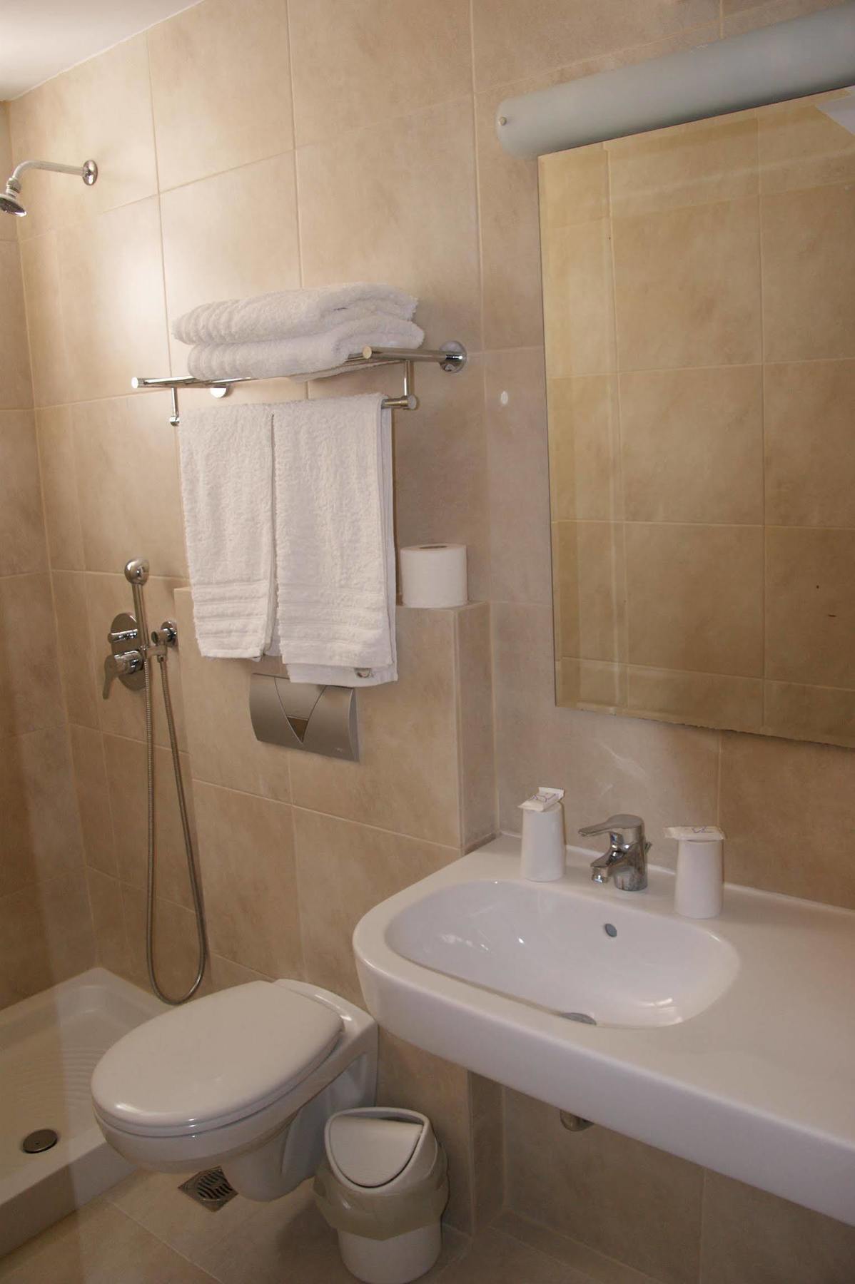 International Hotel 3*
